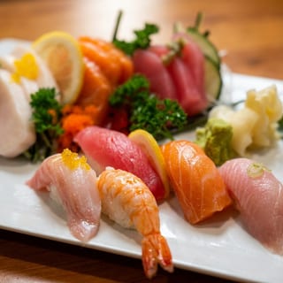 Sushi (5) & Sashimi (12) Omakase